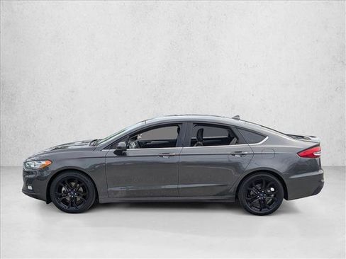 Used 2019 Ford Fusion SE w/ Equipment Group 151A FWD image 9