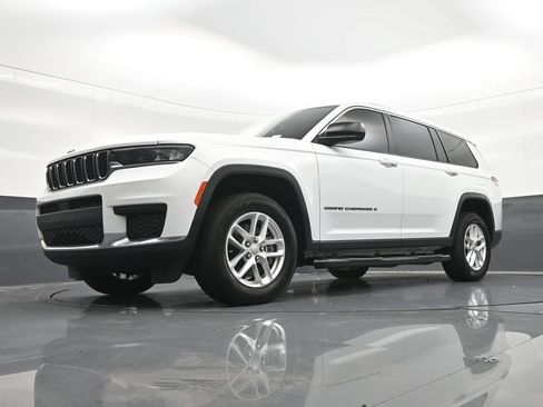 Used 2022 Jeep Grand Cherokee L Laredo w/ Luxury Tech Group I RWD image 25
