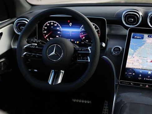 Used 2026 Mercedes-Benz GLC 300 4MATIC image 18