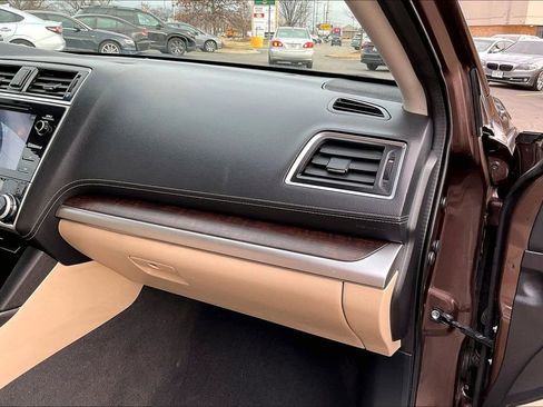 Used 2019 Subaru Outback 2.5i Limited w/ Popular Package #2 image 19