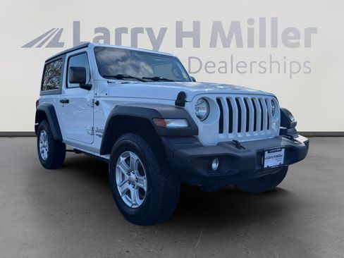 Used 2019 Jeep Wrangler Sport AWD/4WD image 7