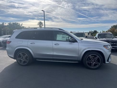 Used 2026 Mercedes-Benz GLS 450 4MATIC image 4