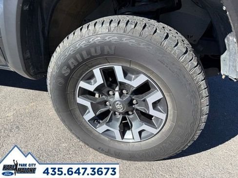 Used 2022 Toyota Tacoma TRD Off-Road w/ Technology Package image 10