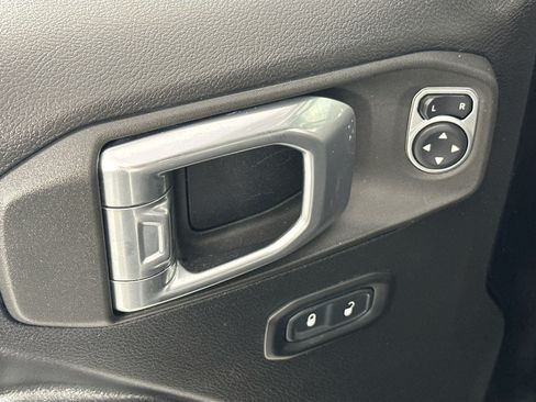 Used 2021 Jeep Wrangler Unlimited Sport AWD/4WD image 17