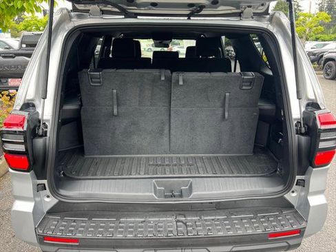 Certified 2025 Toyota 4Runner SR5 AWD/4WD image 10