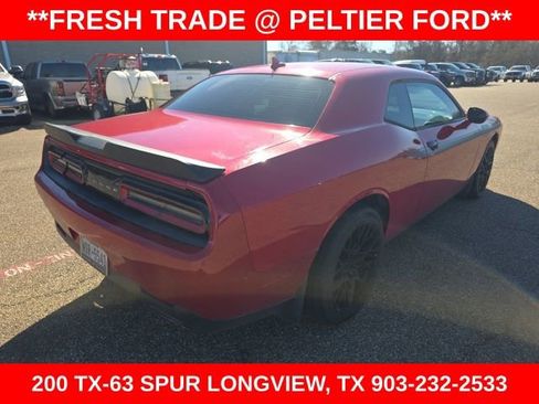 Used 2015 Dodge Challenger SXT w/ Driver Convenience Group image 8