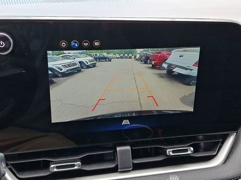 Used 2025 Chevrolet Equinox LT FWD image 10