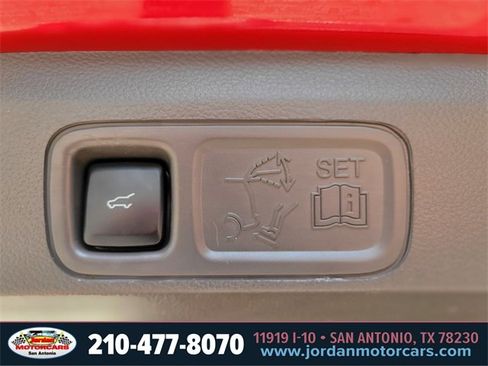 Used 2021 Ford Expedition XLT image 31