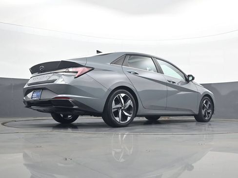 Certified 2021 Hyundai Elantra Limited FWD image 26