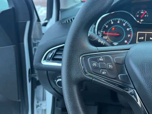 Used 2018 Chevrolet Cruze LT w/ Convenience Package image 30