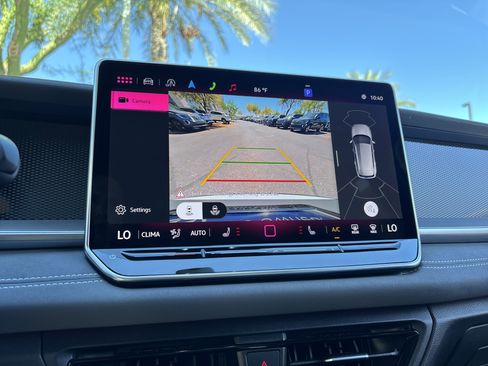 Certified 2025 Volkswagen Tiguan SE R-Line AWD/4WD image 22