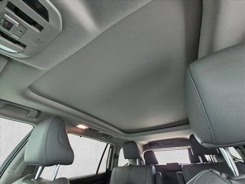 Used 2021 Toyota Highlander Platinum AWD/4WD image 16