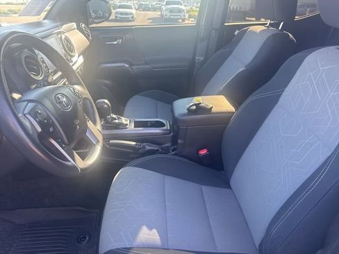 Used 2021 Toyota Tacoma TRD Off-Road w/ Technology Package image 16