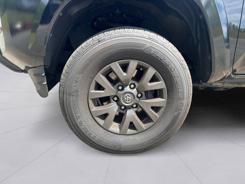 Used 2023 Toyota Tacoma SR5 AWD/4WD image 9