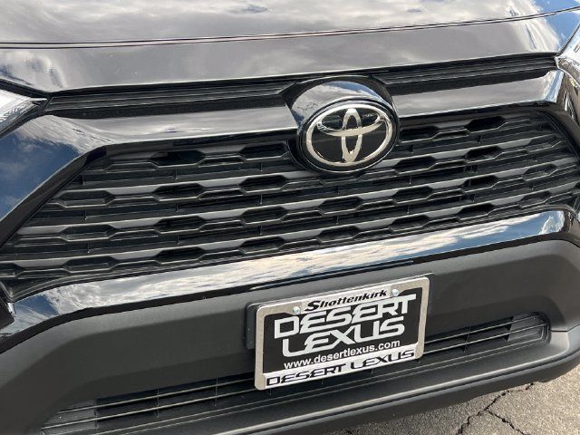 Used 2025 Toyota RAV4 XLE FWD image 16