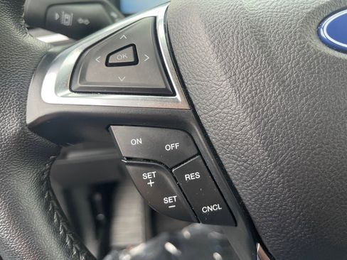 Used 2024 Ford Edge Titanium image 8