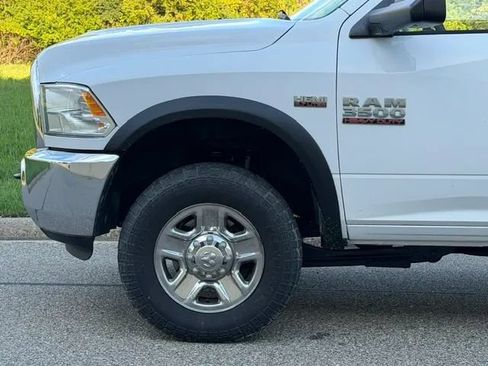 Used 2015 RAM 3500 SLT AWD/4WD image 28