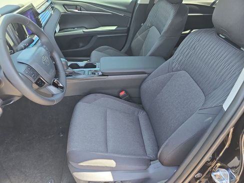 New 2026 Toyota Camry LE AWD/4WD image 17