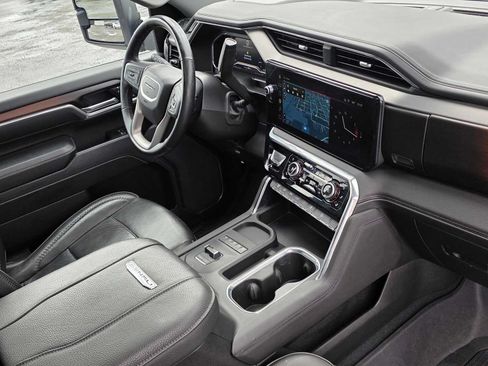 Certified 2025 GMC Sierra 2500 Denali w/ Denali Reserve Package AWD/4WD image 10
