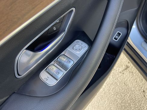 Certified 2024 Mercedes-Benz GLE 350 4MATIC w/ Winter Package image 15