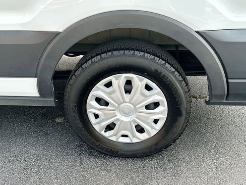 Used 2022 Ford Transit 350 XLT image 24