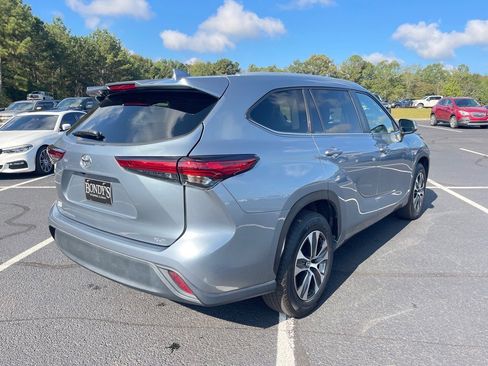 Used 2023 Toyota Highlander XLE image 17