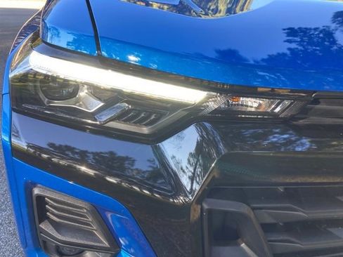 Used 2023 Chevrolet Colorado Z71 w/ Z71 Convenience Package 2 image 9