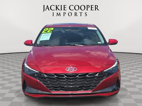 Used 2022 Hyundai Elantra Limited FWD image 2
