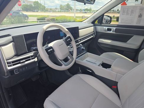 Used 2025 Hyundai Santa Fe SEL FWD image 11