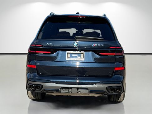 New 2026 BMW X7 M60i image 4