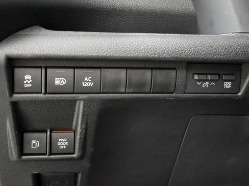 Used 2025 Toyota Sienna XSE w/ XSE Plus Package image 11