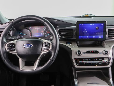 Used 2023 Ford Explorer XLT w/ Equipment Group 202A image 17