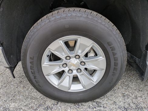 Used 2023 Chevrolet Silverado 1500 LT image 10