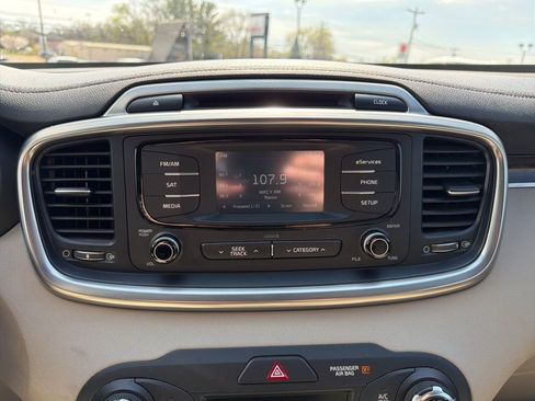 Used 2016 Kia Sorento EX image 33