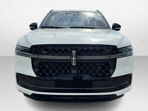 Used 2025 Lincoln Navigator L Reserve w/ Jet Appearance Package image 2