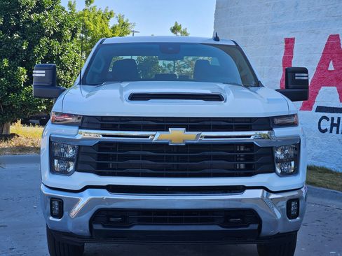 Used 2025 Chevrolet Silverado 2500 LT w/ Convenience Package AWD/4WD image 2