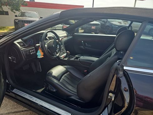 Used 2010 Maserati GranTurismo Convertible RWD image 17