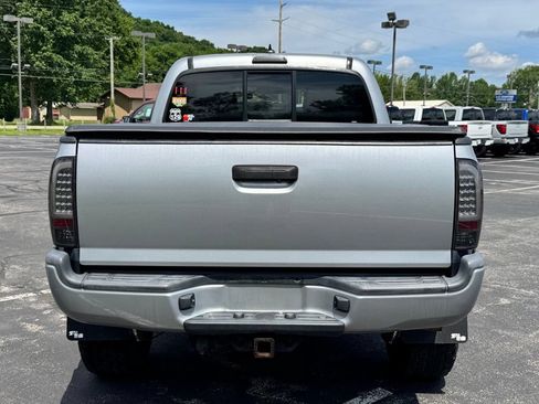 Used 2014 Toyota Tacoma 4x4 Double Cab w/ TRD Sport Package image 6