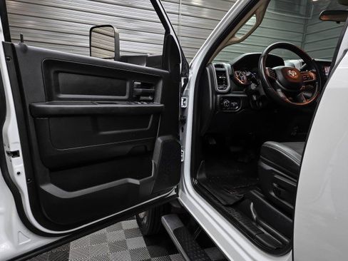 Used 2020 RAM 5500 Tradesman w/ Chrome Appearance Group AWD/4WD image 36