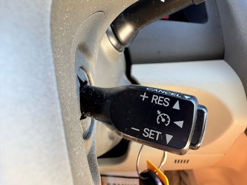 Used 2010 Toyota Camry LE image 40