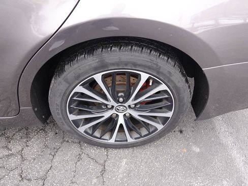 Used 2019 Toyota Camry L image 6