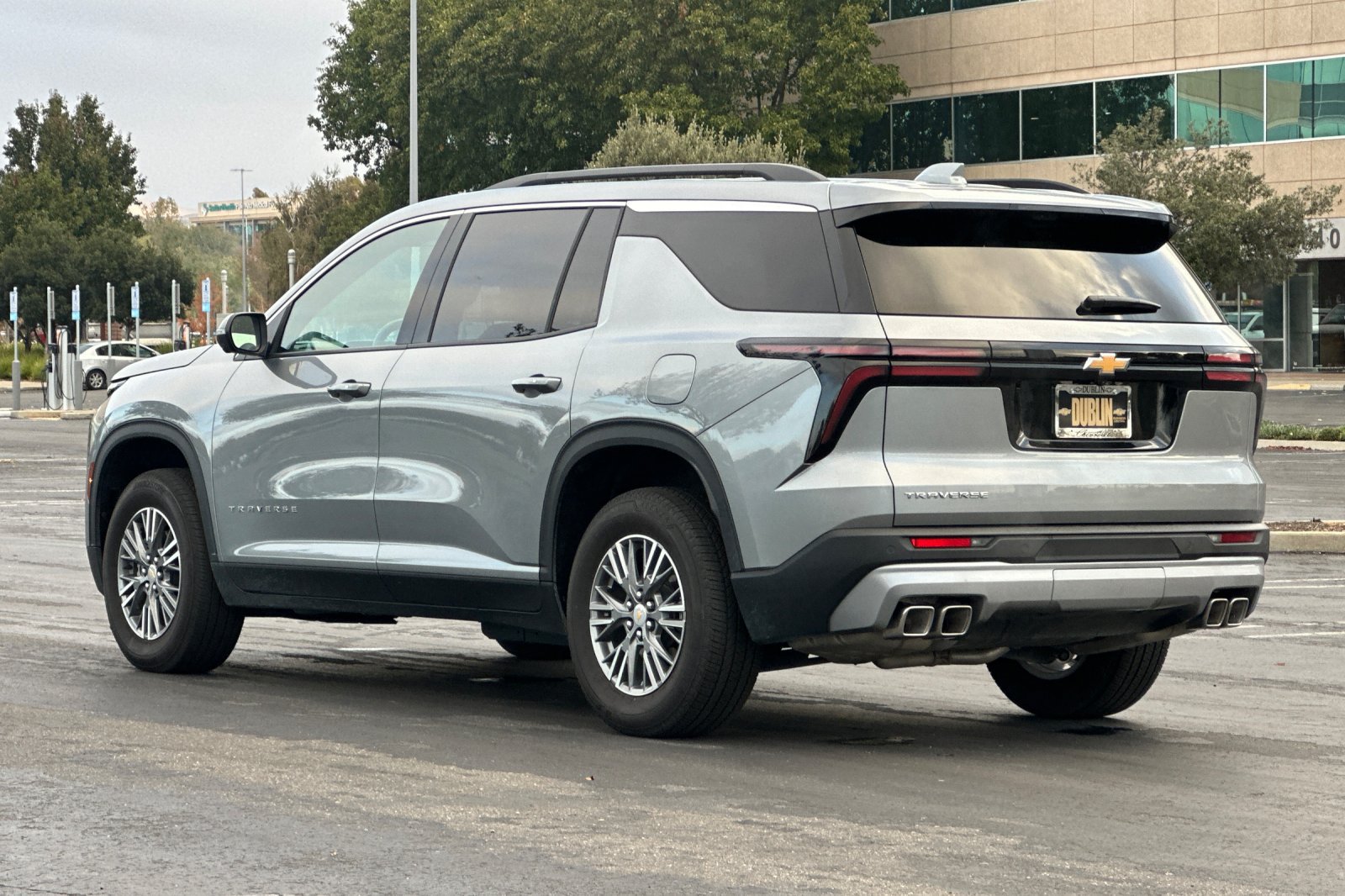 Used 2026 Chevrolet Traverse LT w/ Driver Confidence Package FWD image 6