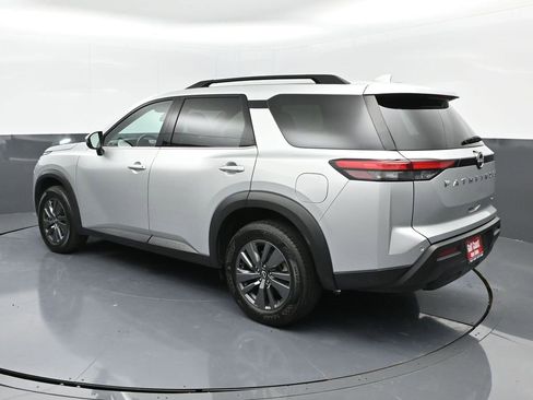 Used 2024 Nissan Pathfinder SV image 24