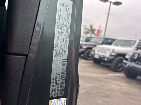 Used 2023 Jeep Gladiator Sport image 38