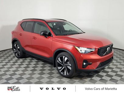New 2025 Volvo XC40 B5 Ultra w/ Climate Package