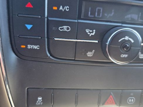 Used 2012 Jeep Grand Cherokee Laredo image 25