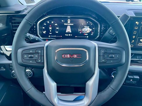 New 2026 GMC Sierra 1500 Elevation image 17