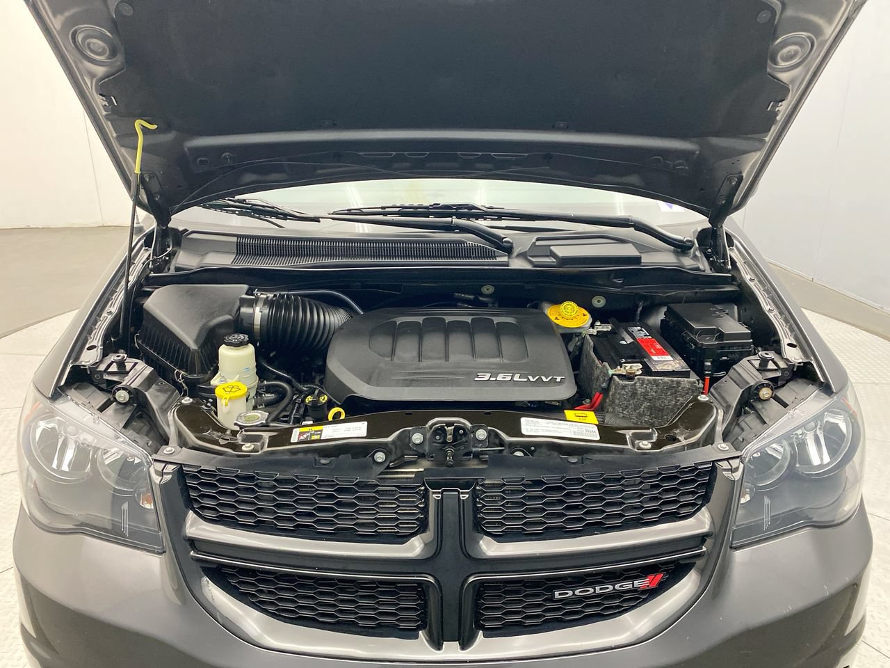 Used 2017 Dodge Grand Caravan SE FWD image 11