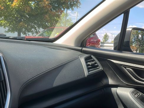 Used 2020 Subaru Impreza 2.0i Premium image 19