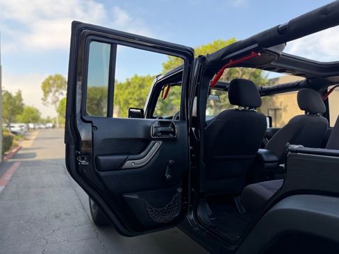 Used 2017 Jeep Wrangler Unlimited Sport w/ Max Tow Package image 15